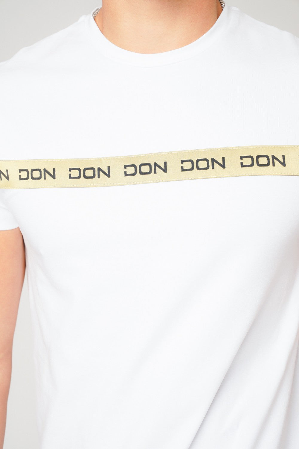 BODY TAPE WHITE T-SHIRT