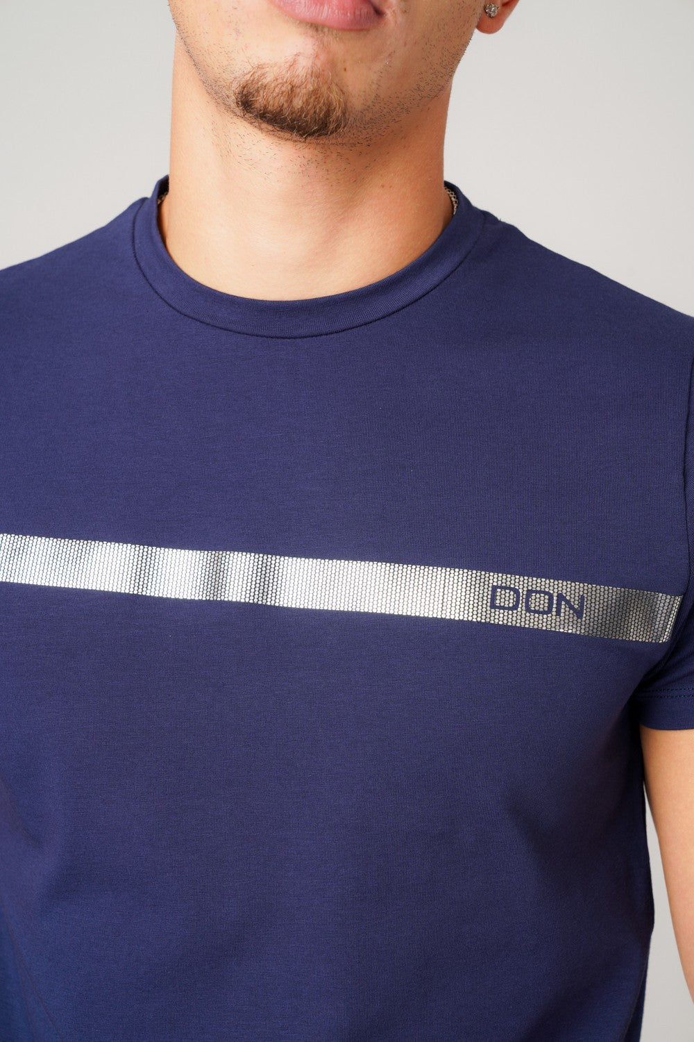 SILVER STRIPE NAVY T-SHIRT