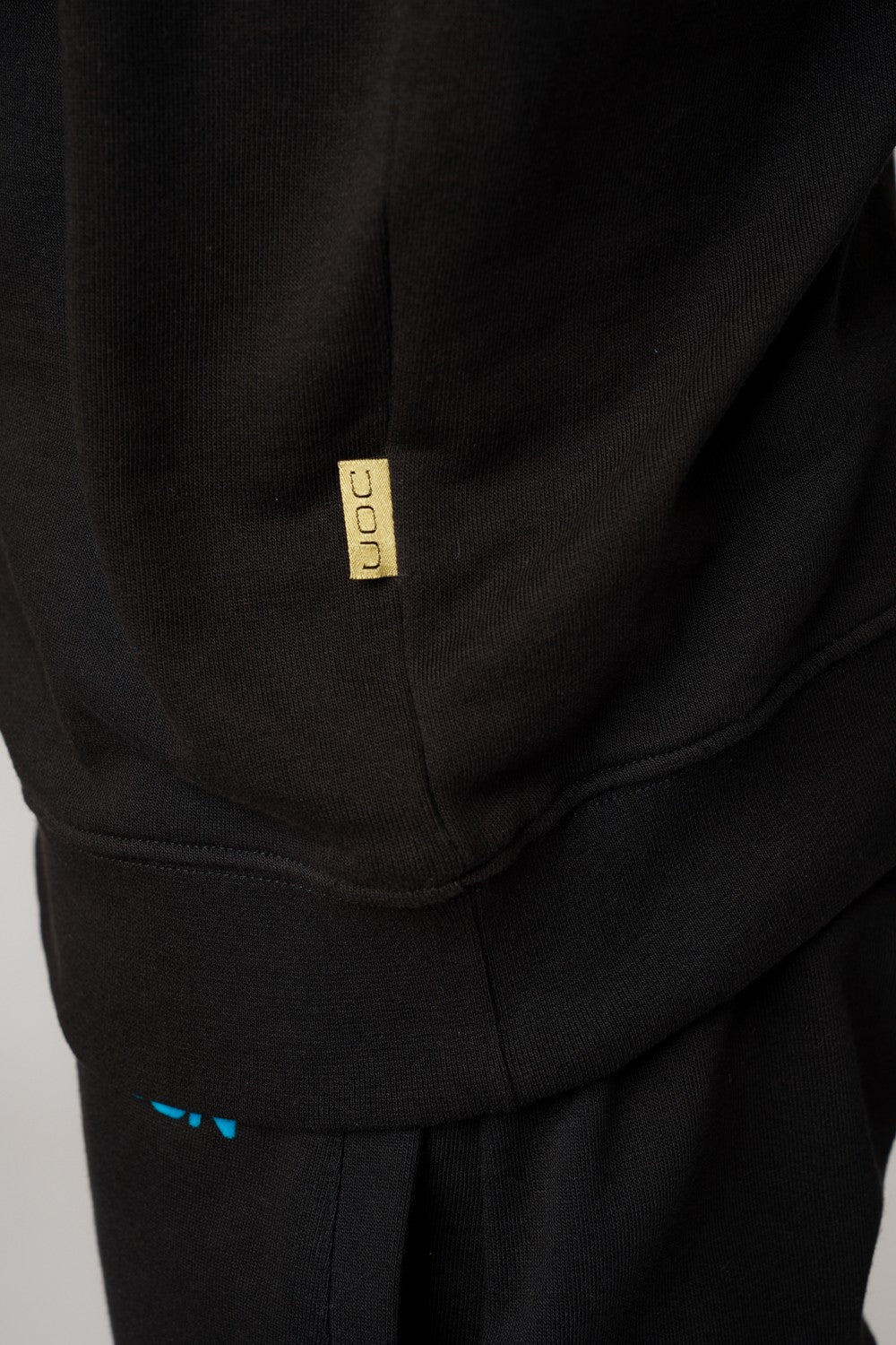 DON BLACK & TEAL SWEATSHIRT